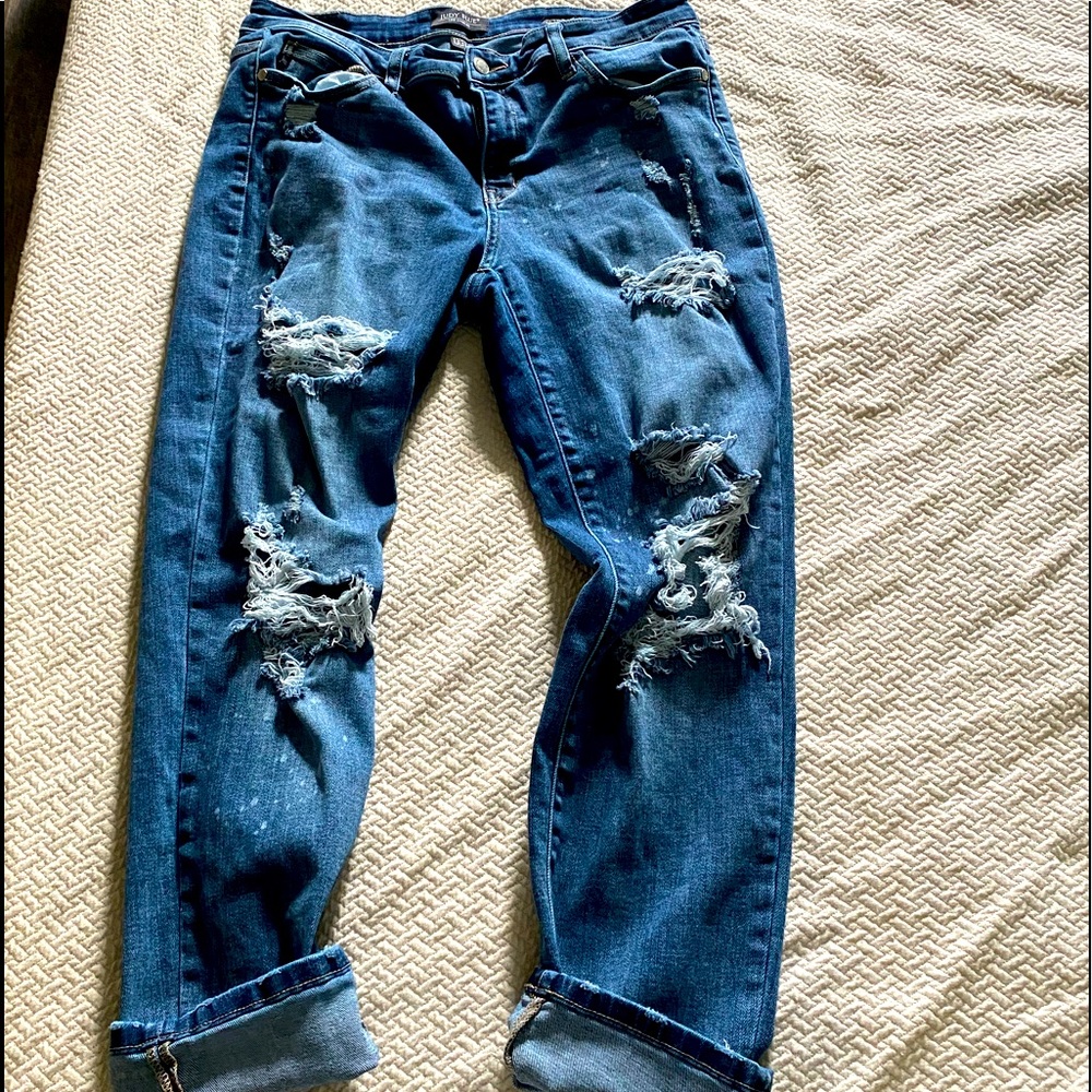Distressed “Boyfriend” Judy Blue Jeans 👖💗